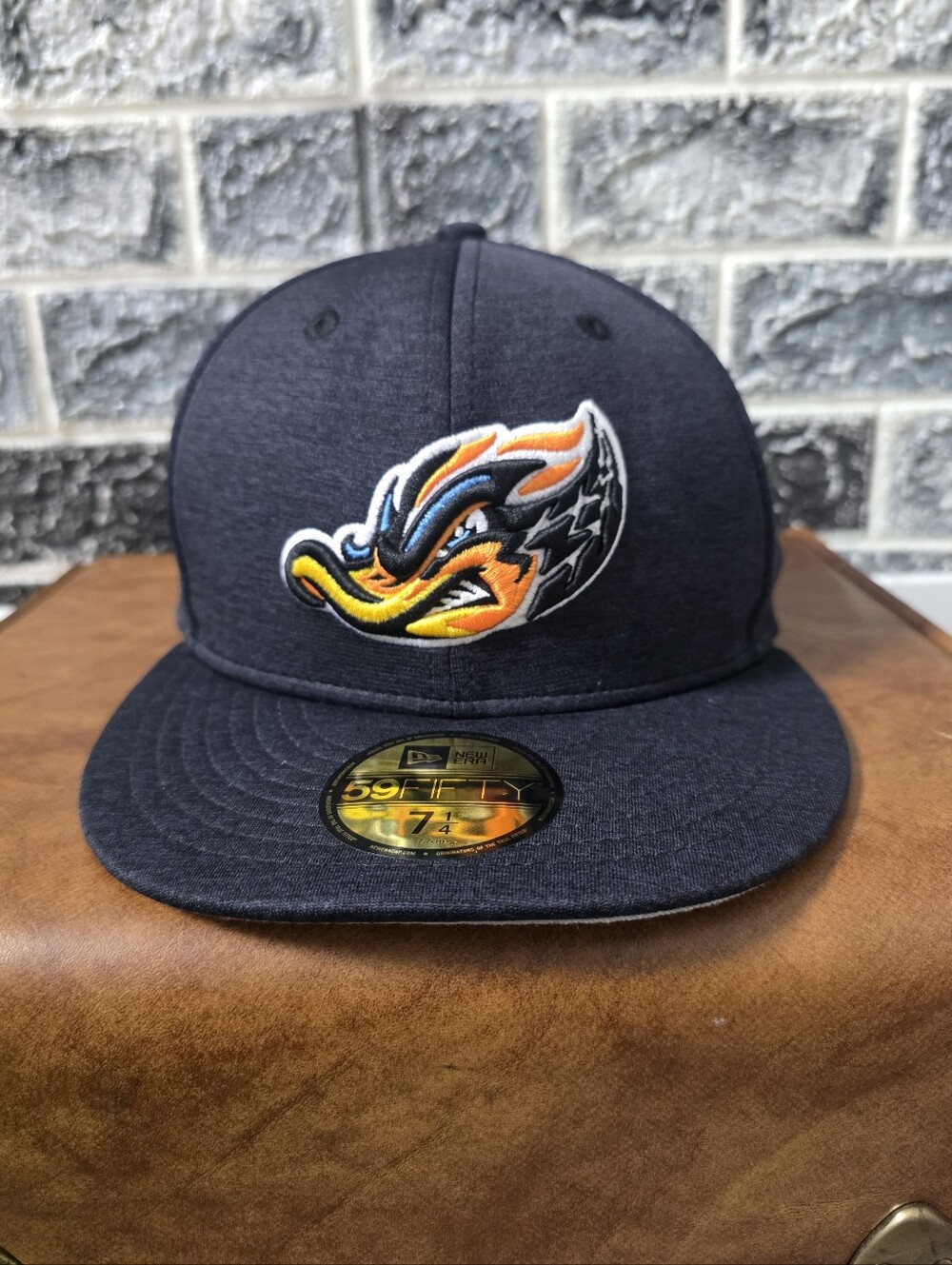 New Era Men's Duck 59FIFTY Fitted Hat Size 7 1/4